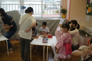 磁石に「はね」を付けて…