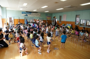 入場です