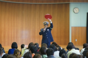 赤信号では？