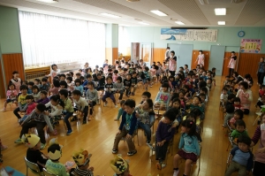 全員で、お誕生日の歌