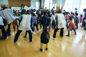 途中休憩で“しこ”を踏みました