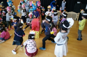 年少、年中、年長も豆をぶっつけろ