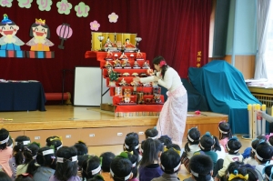 「ひなまつりの由来」を聞きました