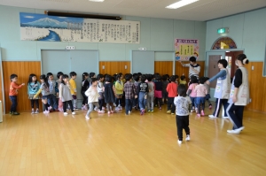 みんな　あつまって