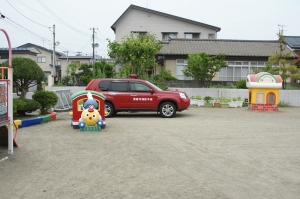 赤い車がやってきました