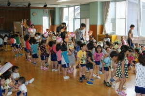 入場です