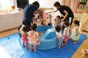 ばら組１歳児のプール開き