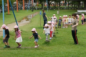 落ちないように歩けるかな