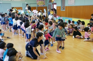 入場です