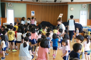 イルカとカニどちらが大きいでしょう？
