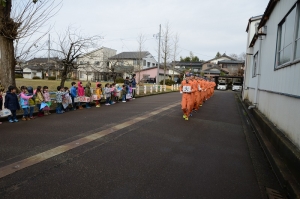 やって来ました