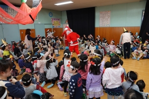 サンタさんは次の保育園へ