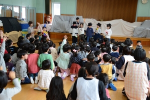 ♪だれにだってお誕生日♪を歌ってお祝い