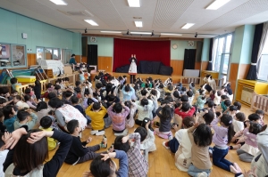 手遊び「グーチョキパーで何作ろう」