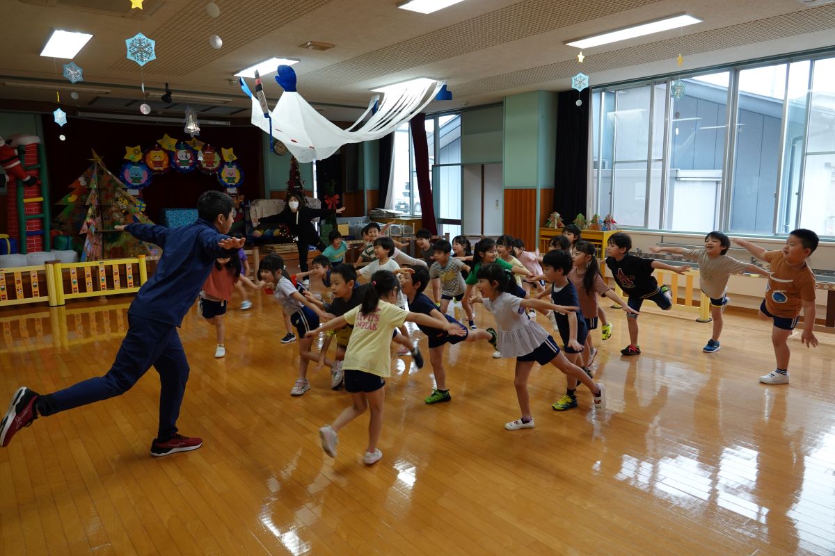 12月13日（水）年長の「わくわくちゃれんじ運動あそび」