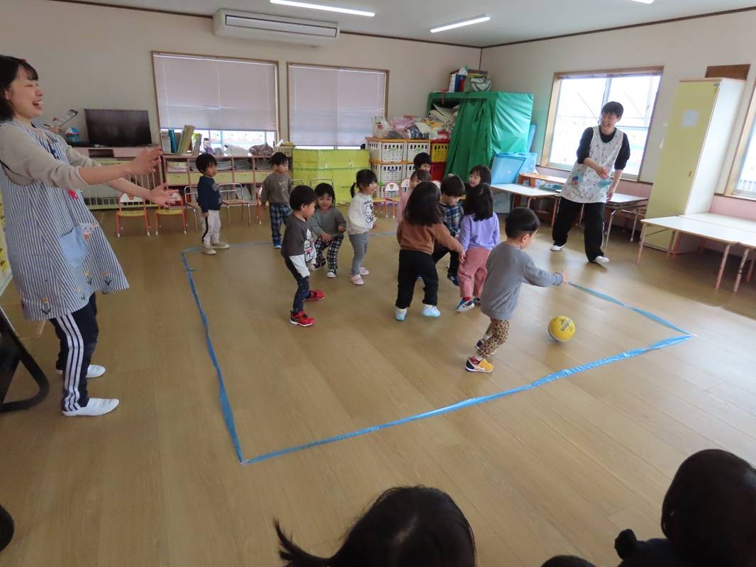 ぼたん組　転がしドッヂボール