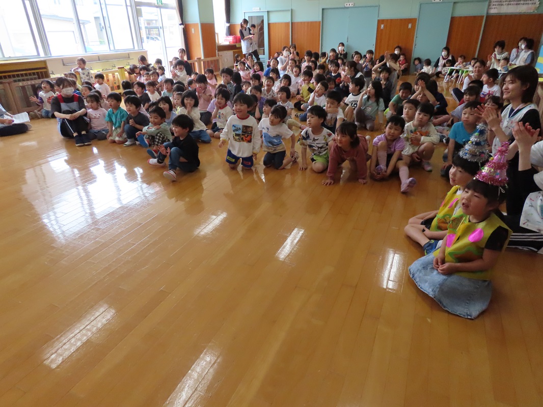 お～ばけばけばけ　ばけたくん♬