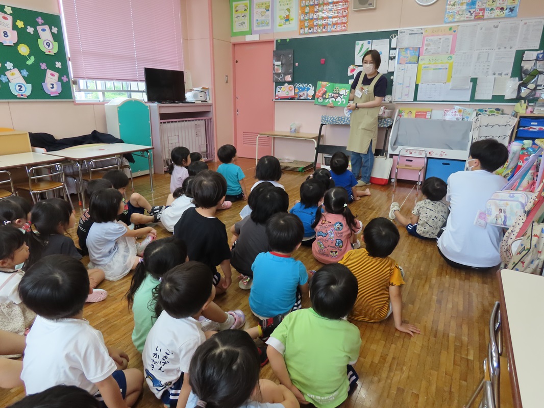 ６月２８日（金） 年少組 みんな集まれ！絵本の日