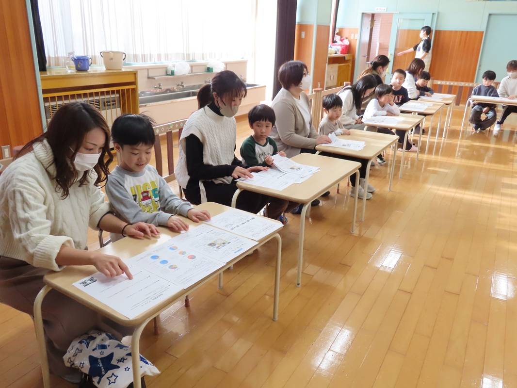 ゆり組　給食試食会