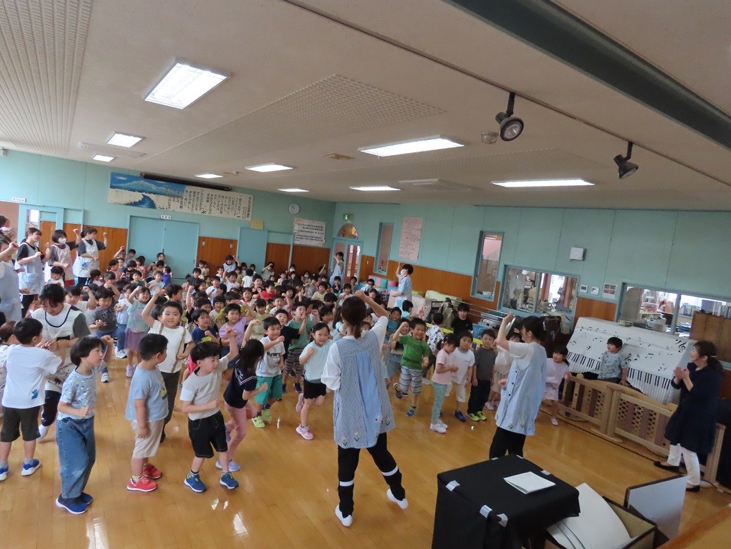 ♬最後はみんなでジャンボリミッキー♬