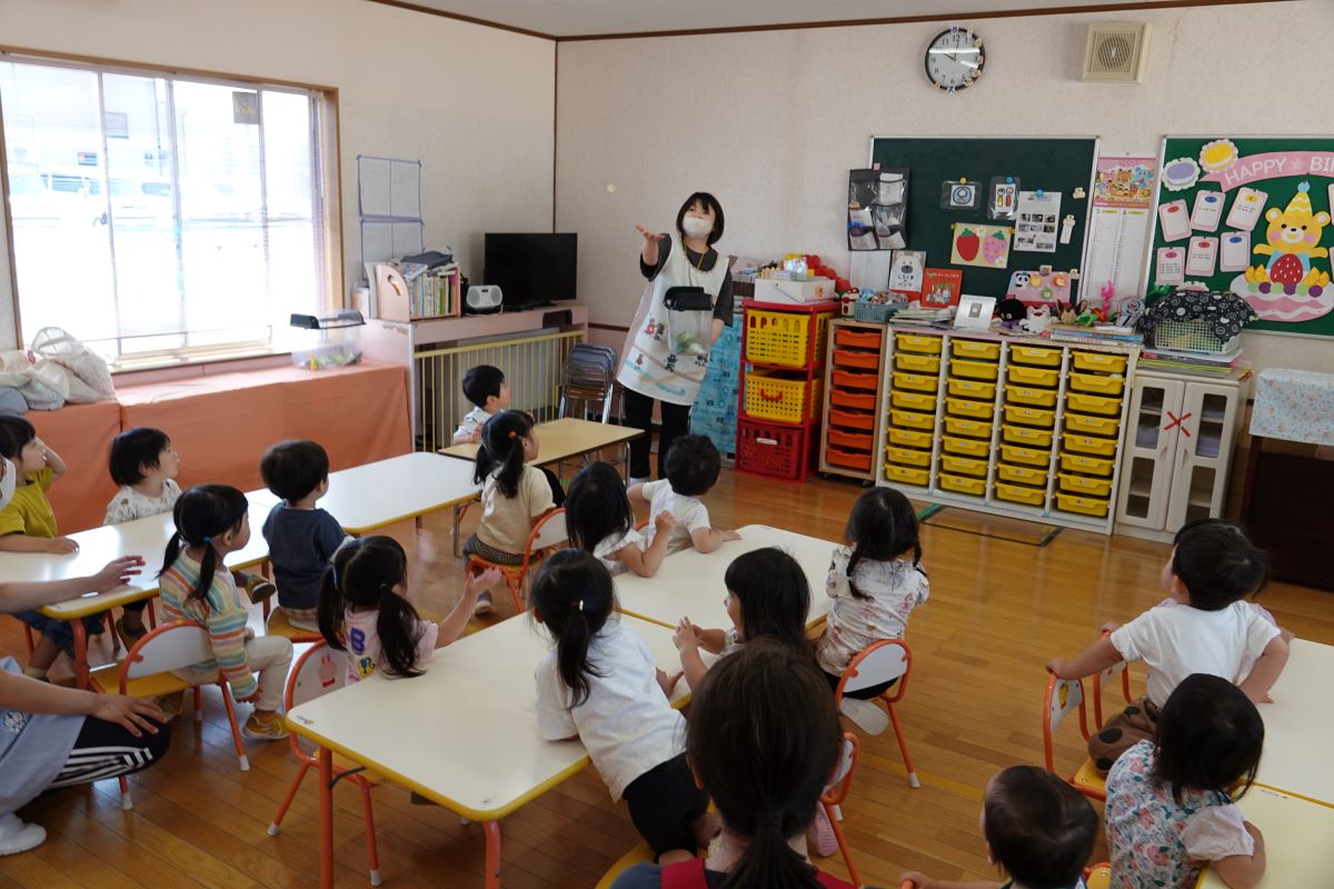 5月14日（火）ぼたんぐみのモンシロチョウ