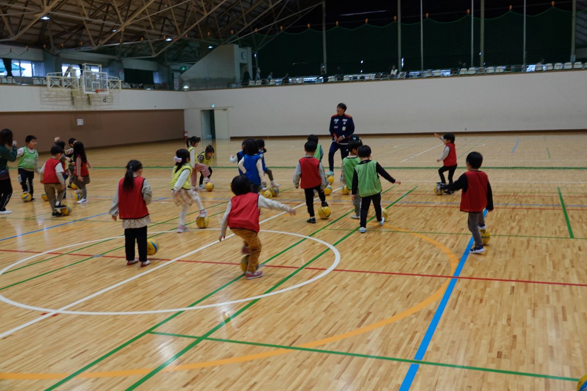 11月13日（月）年長の「アルビレックス新潟サッカークリニック」