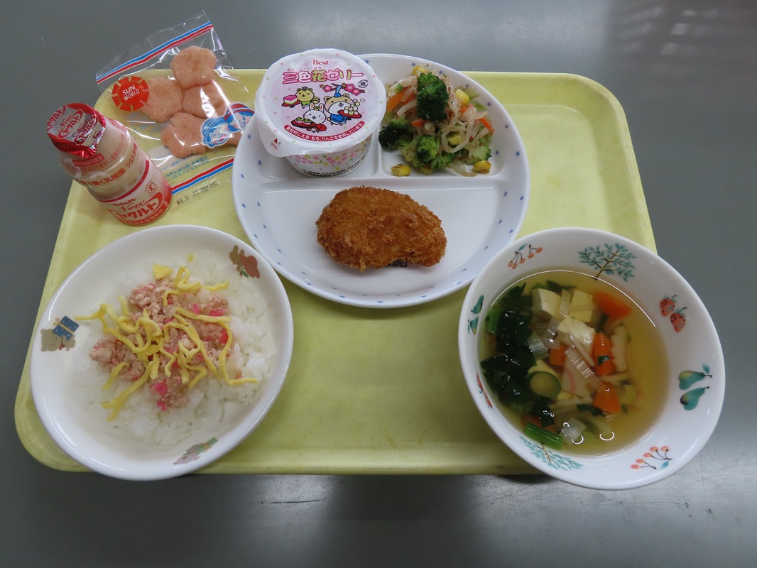 ３月３日（月） ひなまつり会 特別献立