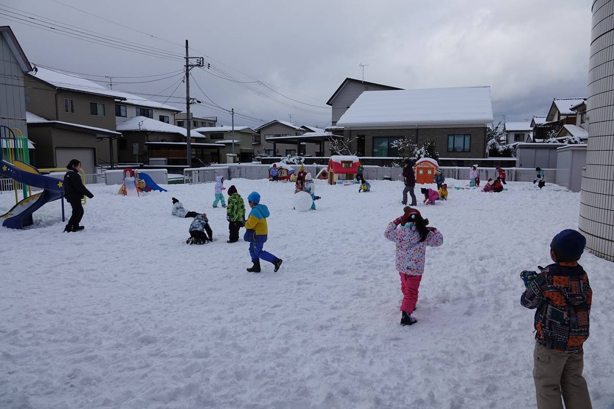 今シーズン初めての雪遊び