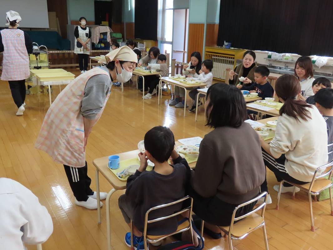 ゆり組　給食試食会