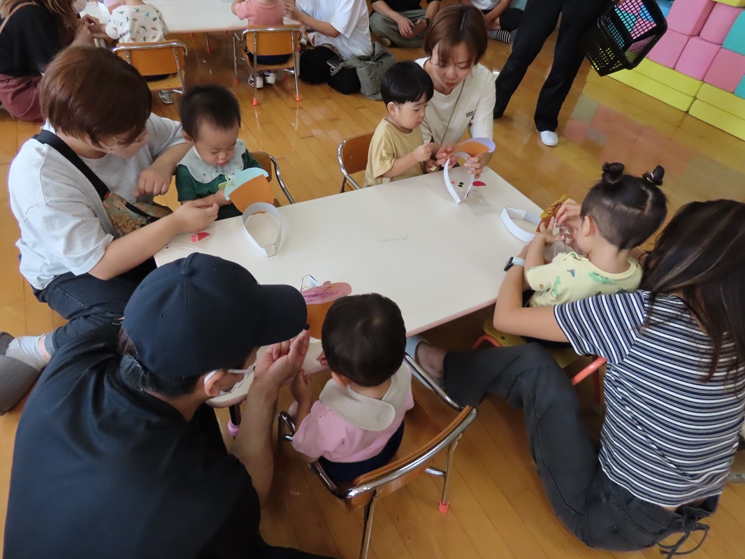 シール貼りに挑戦