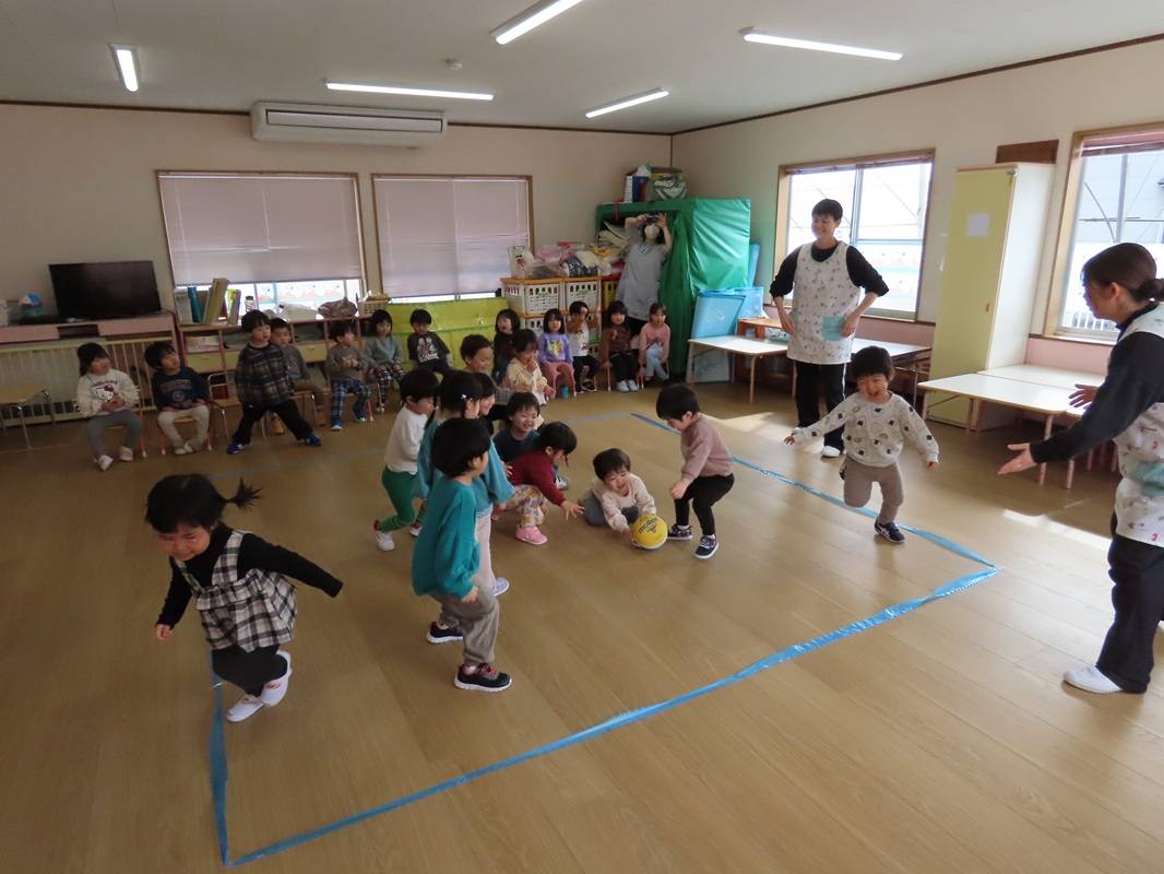 ぼたん組　転がしドッヂボール