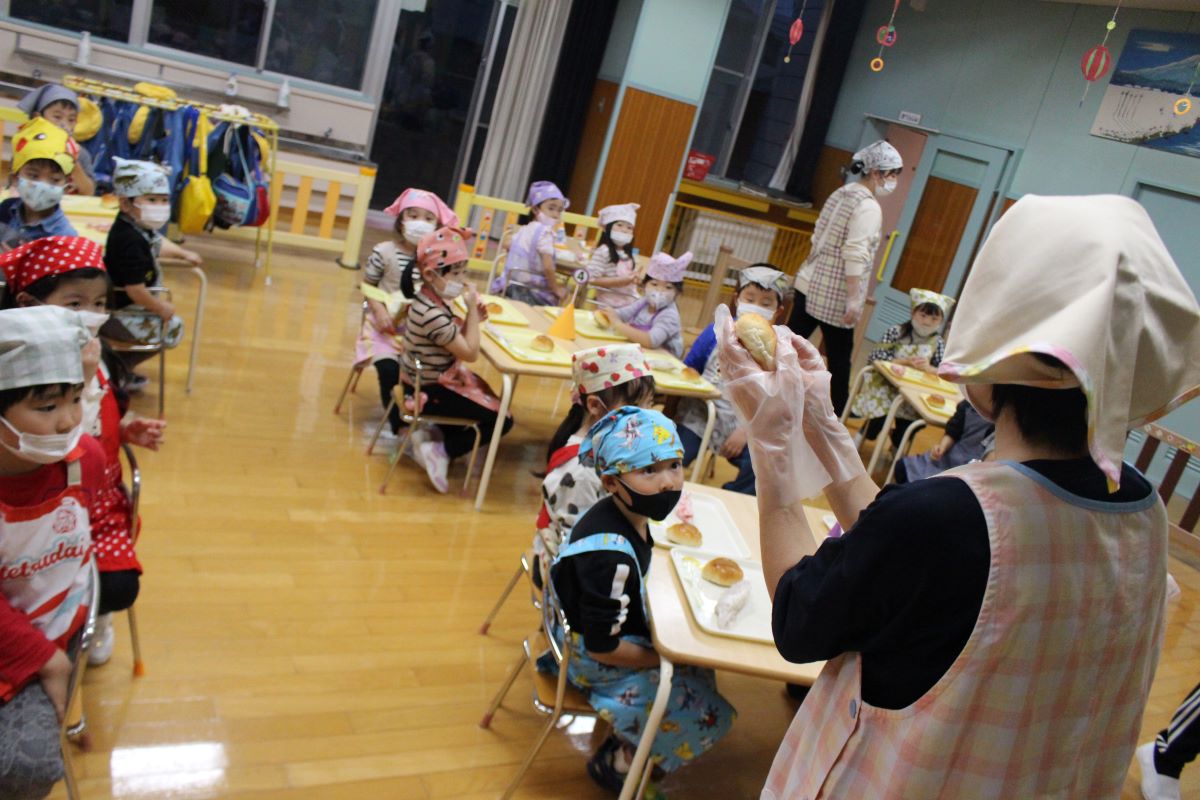 11月7日（火）年長の「秋の夜長お楽しみ会」「レッツ・トライ・クッキングⅥ」