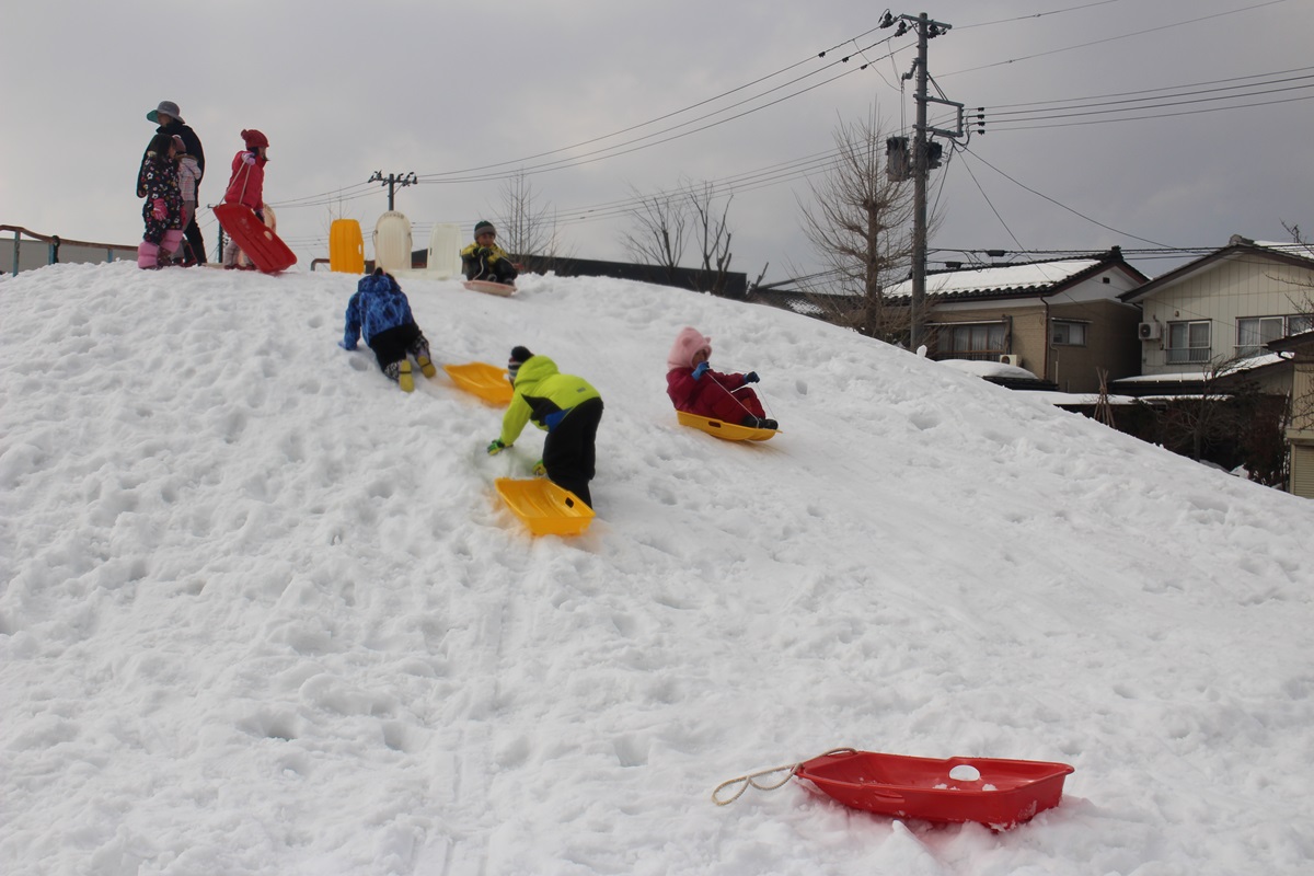 ２月２７日（木） 年長組の雪遊び