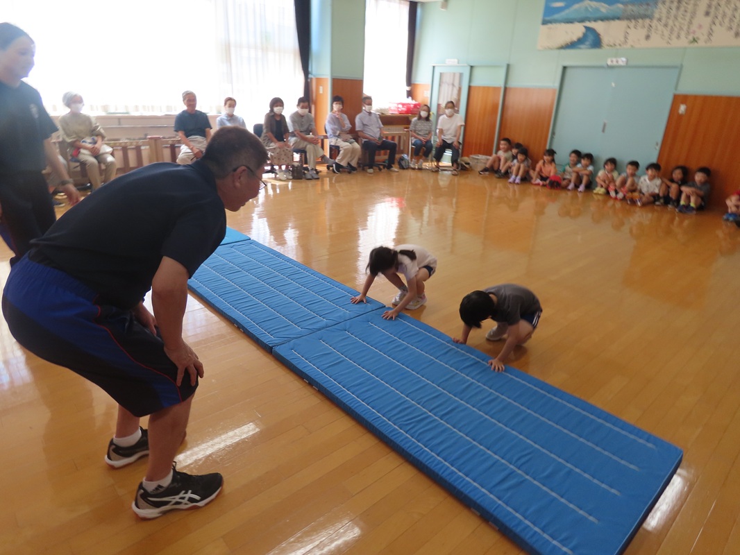 ゆり組～前転も上手にできました！～