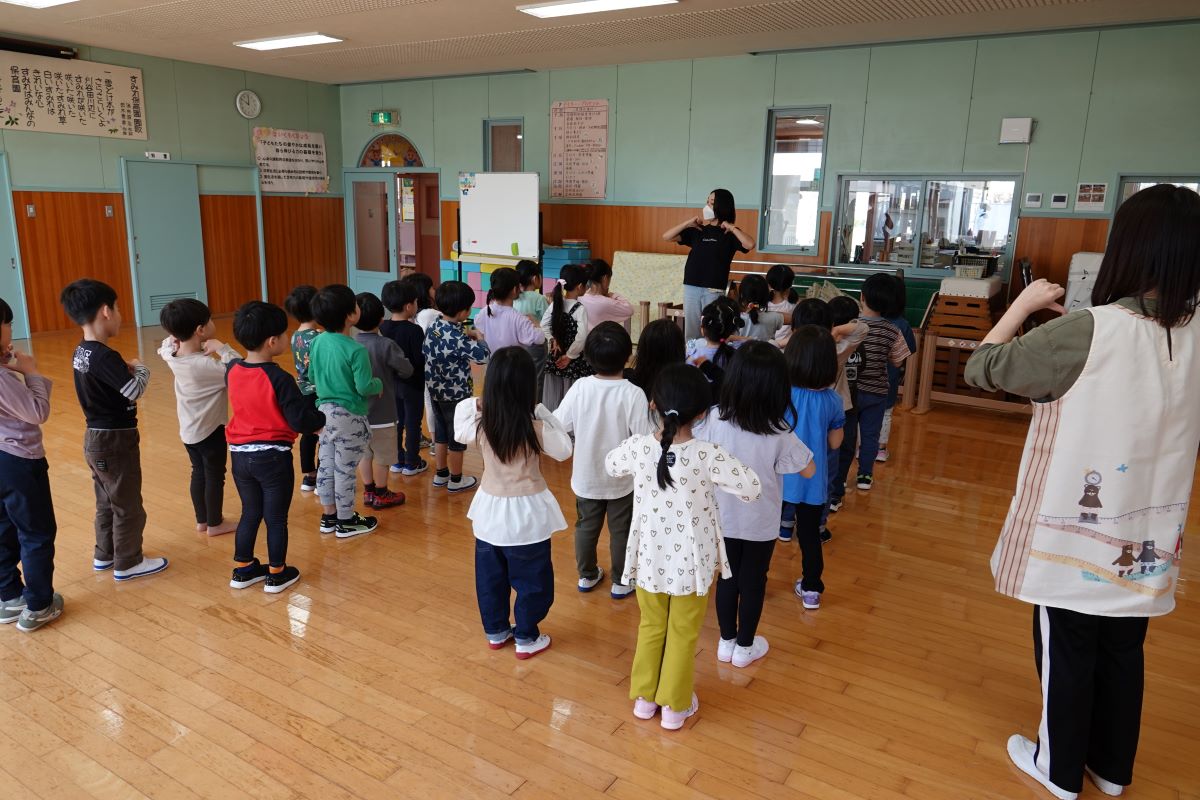 4月15日（月）年長の「Smile a lot！」スタート