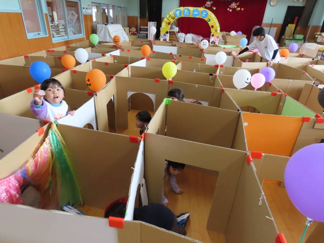 段ボール迷路楽しみました！