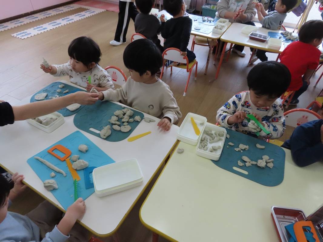 ぼたん組　粘土遊び