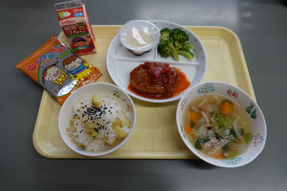 11月20日（月）お誕生会の給食