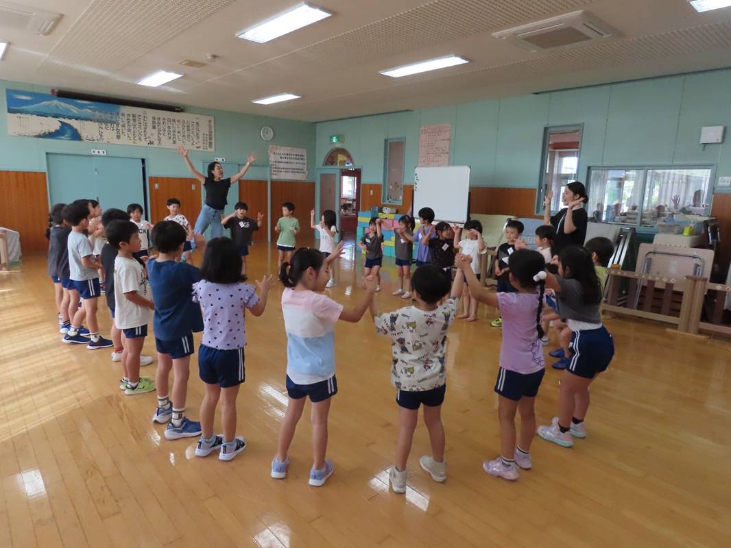 年長組　Smile a lot