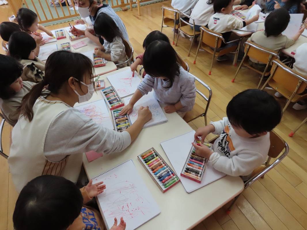 お絵描き・シールあそび