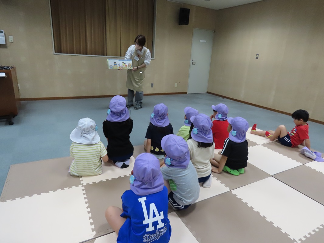 読み聞かせ「せんたくかあちゃん」