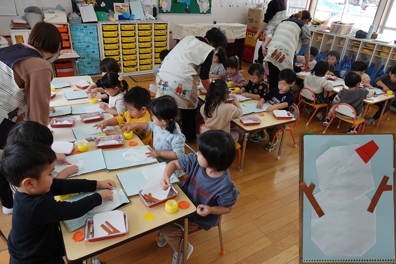 1月11日（水）ぼたんぐみの雪だるま製作