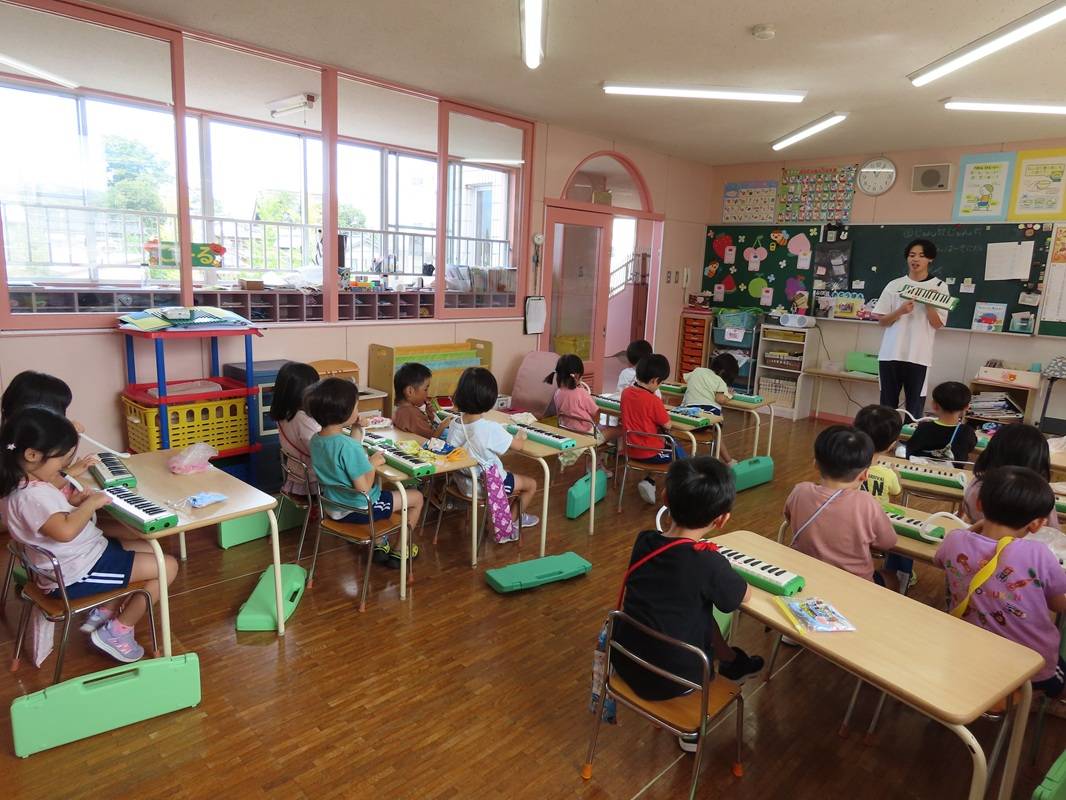 年中組の鍵盤ハーモニカ