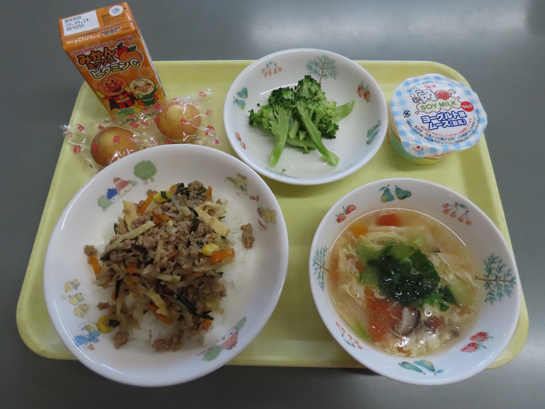６月１９日（水）　お誕生会　お祝いの給食
