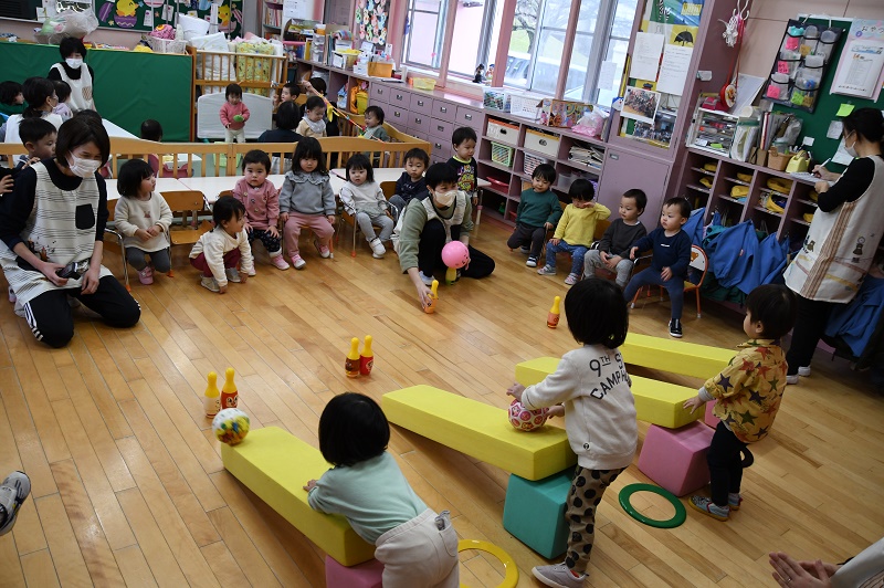 1月24日（火）ばらぐみの「坂道ころころボーリング」