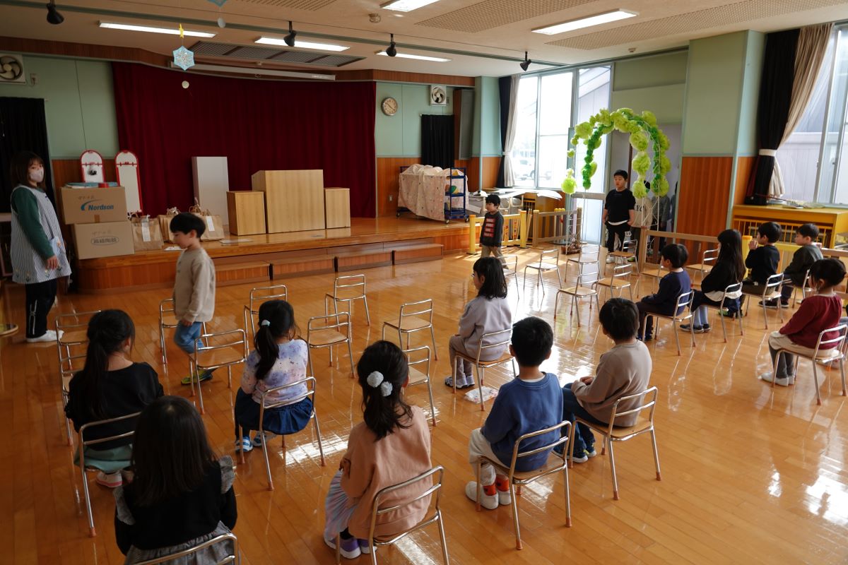 3月8日（金）年長の卒園式練習
