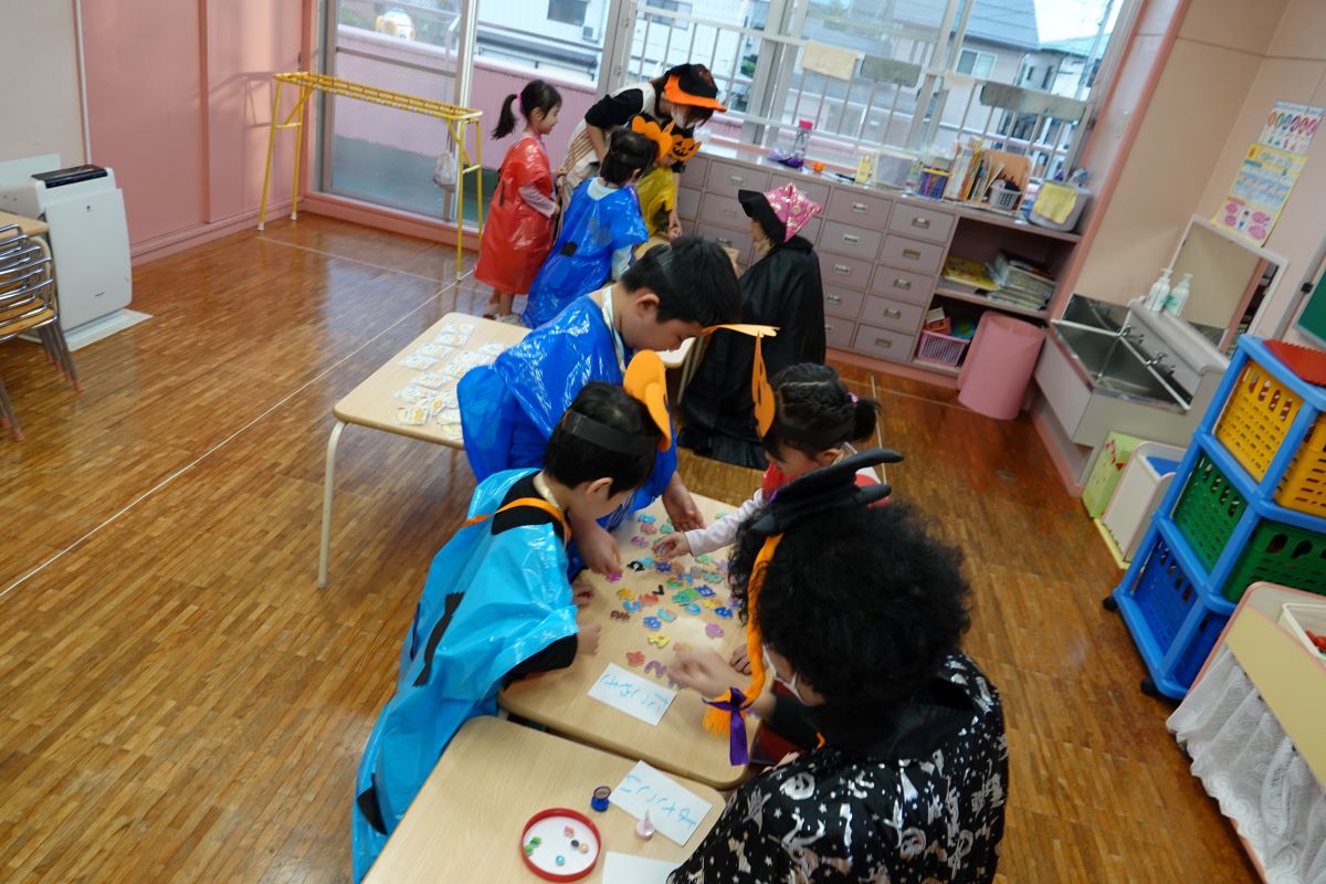 11月7日（火）年長の「秋の夜長お楽しみ会」「レッツ・トライ・クッキングⅥ」