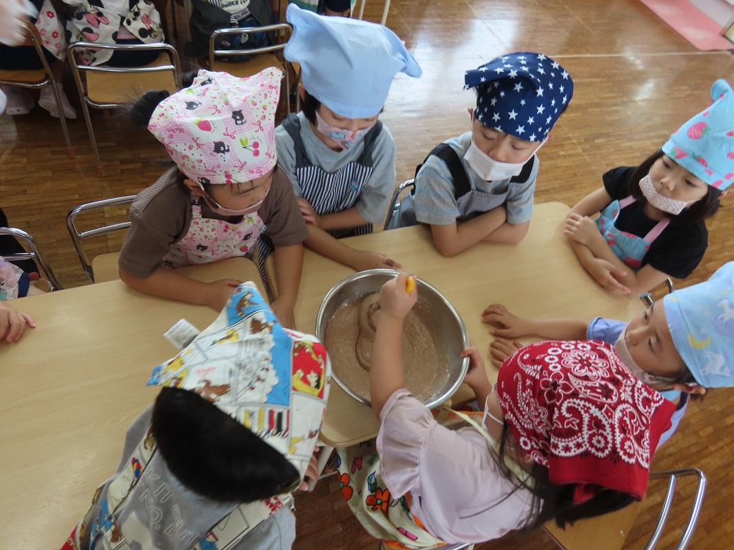 よ～く混ぜます