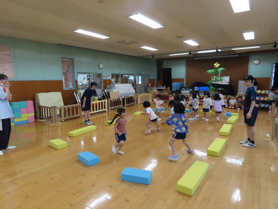 6月26日（木） 中学生が保育園にやってきました