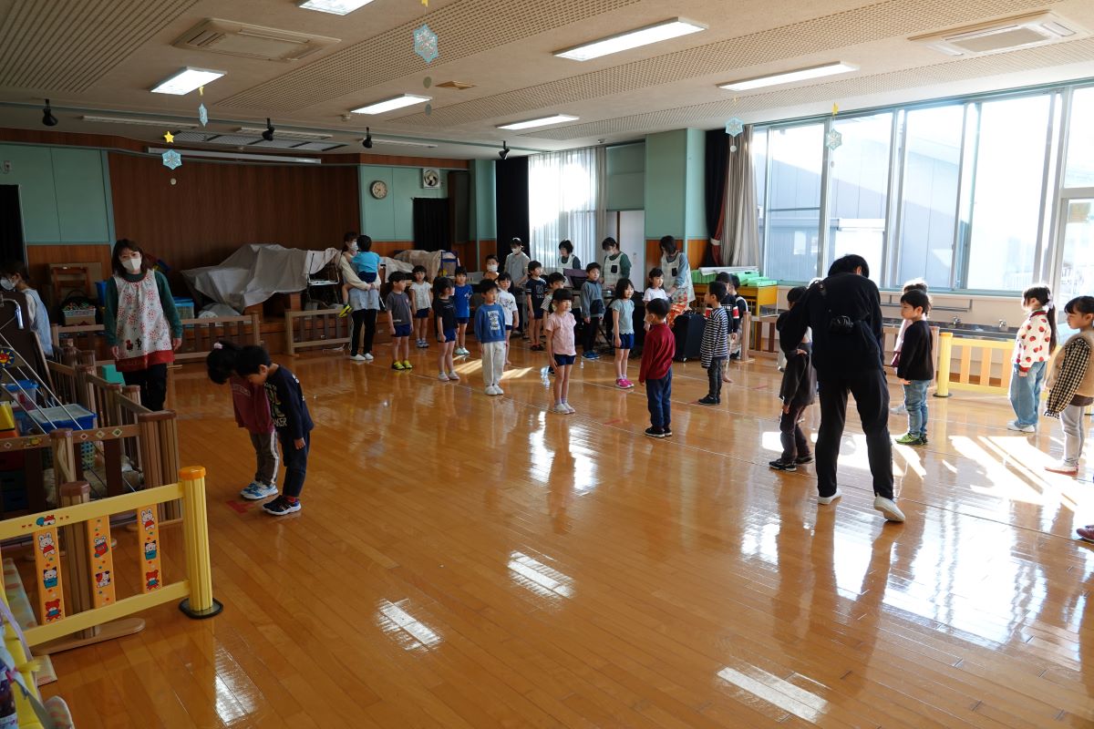 2月13日（火）年長の退場練習